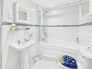 Bathroom - Ground Flat- click for photo gallery